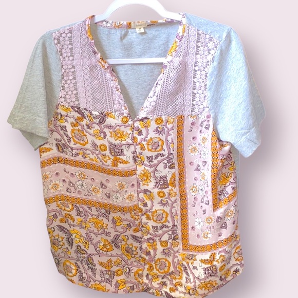 ANTHROPOLOGIE Gray/Purple Mixed Media Floral Top by Tiny, Size M. - Picture 6 of 14